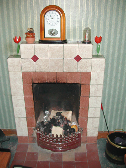 Maura Murray's fireplace A3.jpg 228.1K